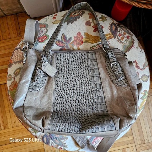 Soprano patent leather satchel with alligator embossed design. Dark taupe. - Picture 11 of 15